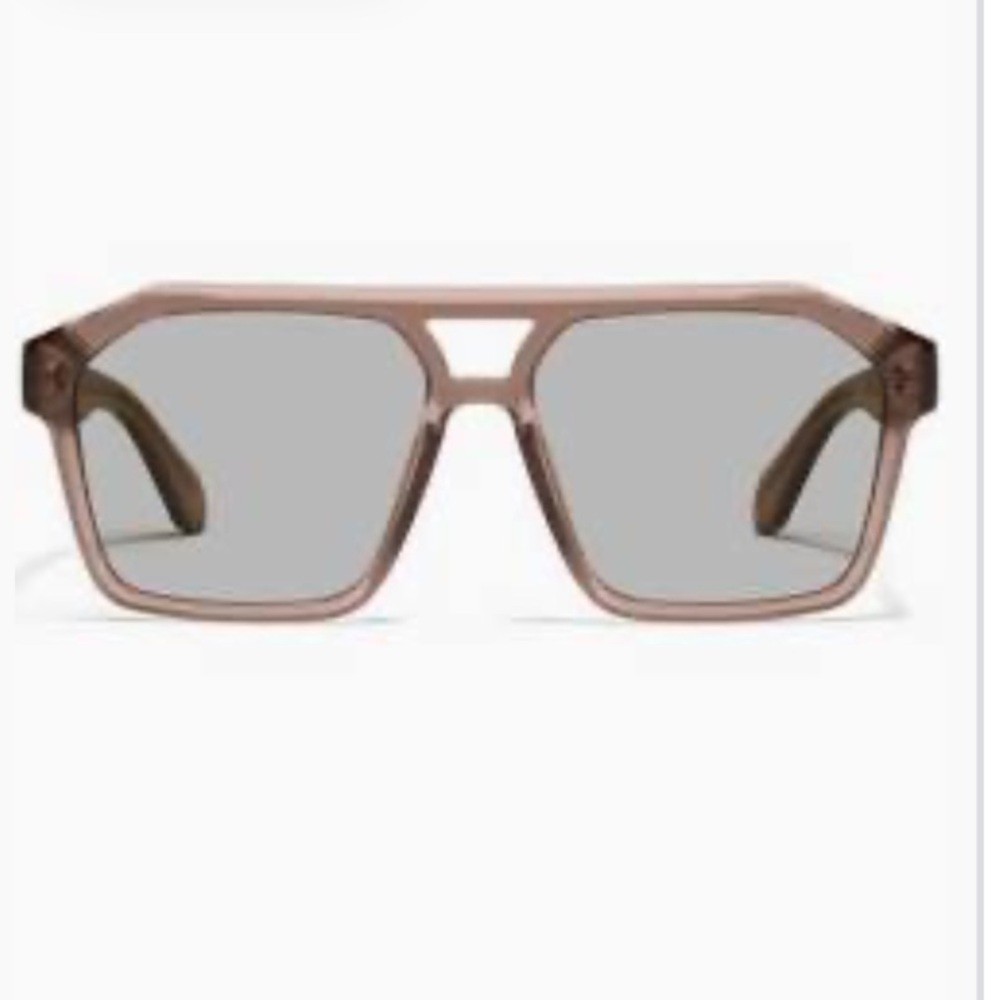 1 left! NEW! Quay Soundcheck in Crystal Doe *rare color